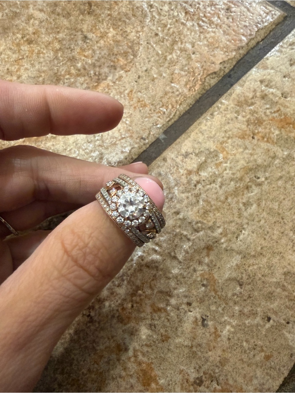 Halo Bridal Ring Set in white and rose gold